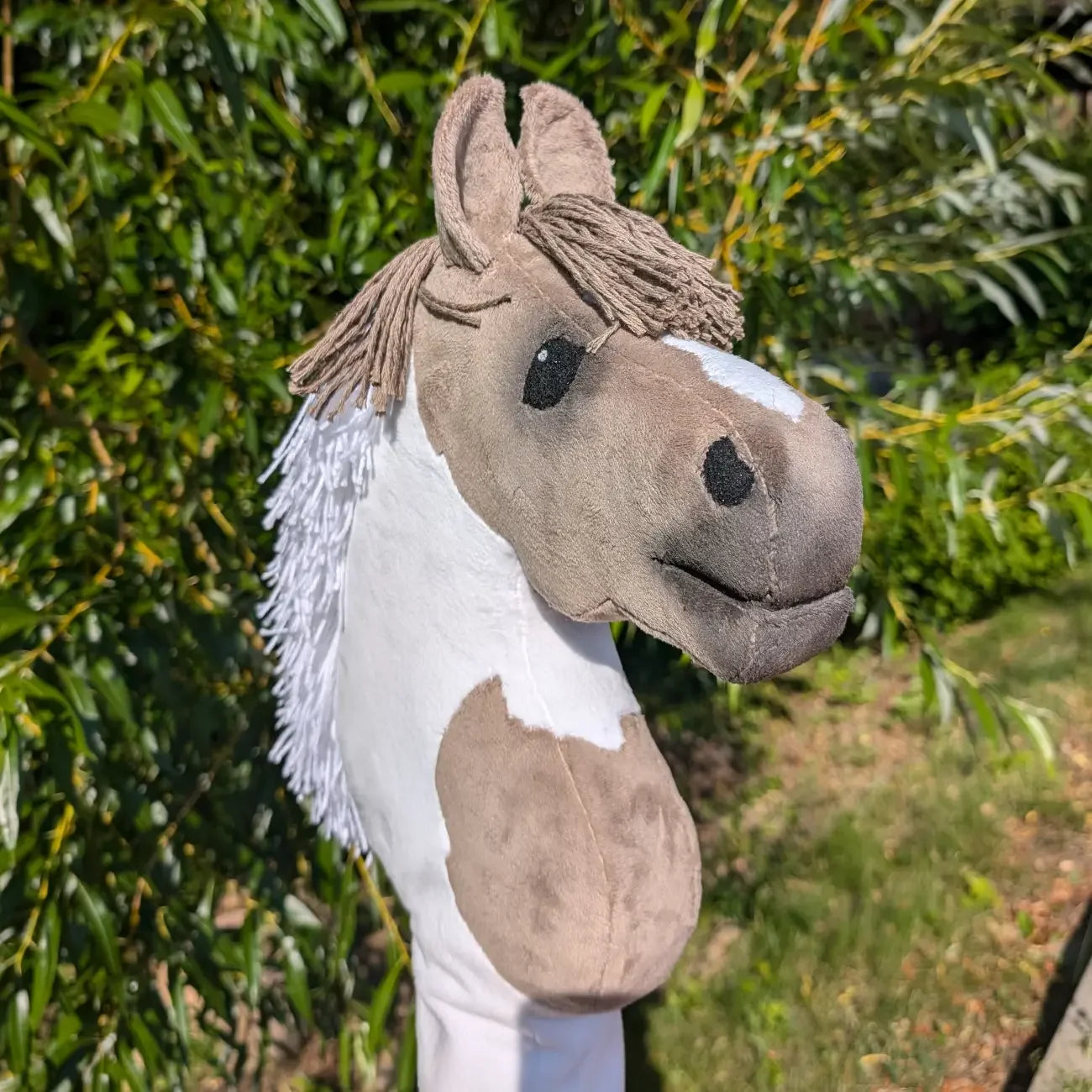 Einzigartige Hobby Horse Unikate 2025: Handgefertigte Steckenpferde | Jetzt entdecken - hobby-horse24.de